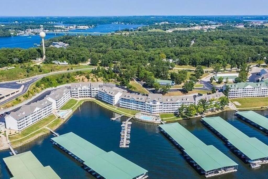 Family Fun Lakefront Condo at Parkview Bay Osage Beach Esterno foto